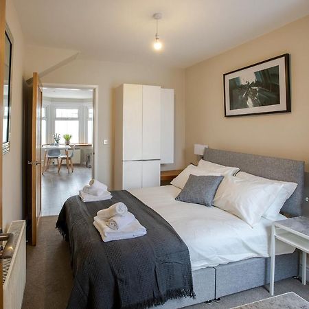 Bright And Luxurious Flat In The Heart Of Reading Apartment Luaran gambar
